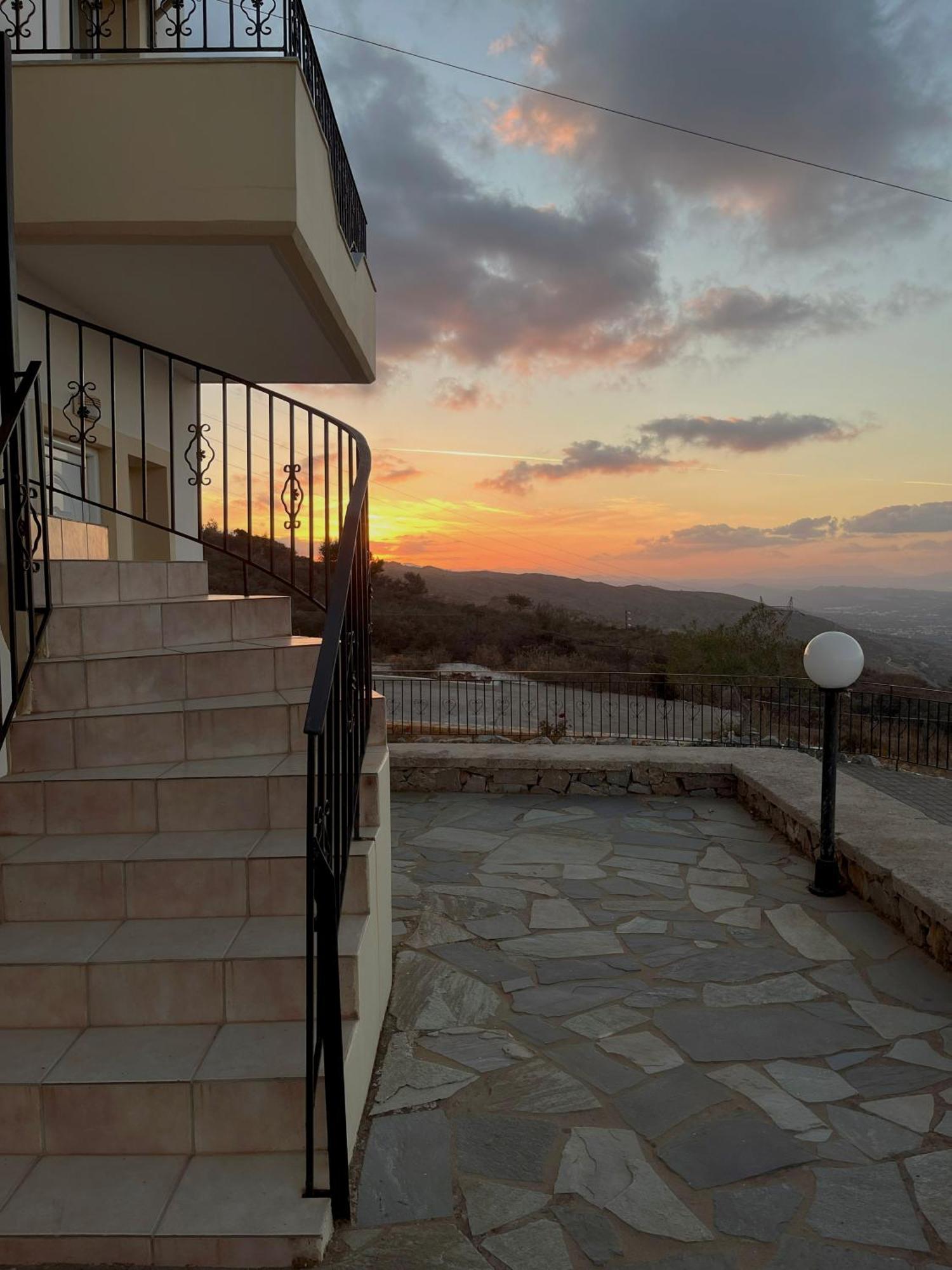 Panos Village Malaxa Luaran gambar